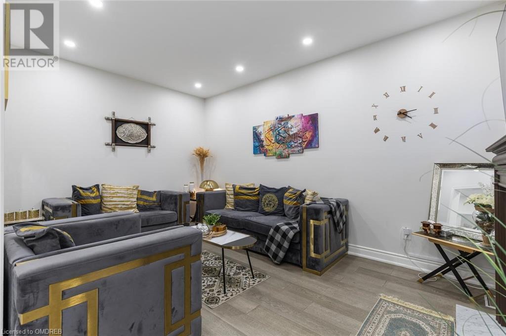 6993 AMOUR Terrace