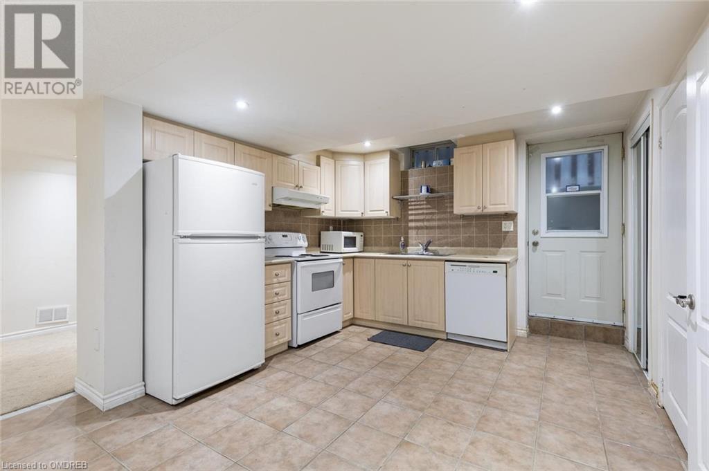 6993 AMOUR Terrace