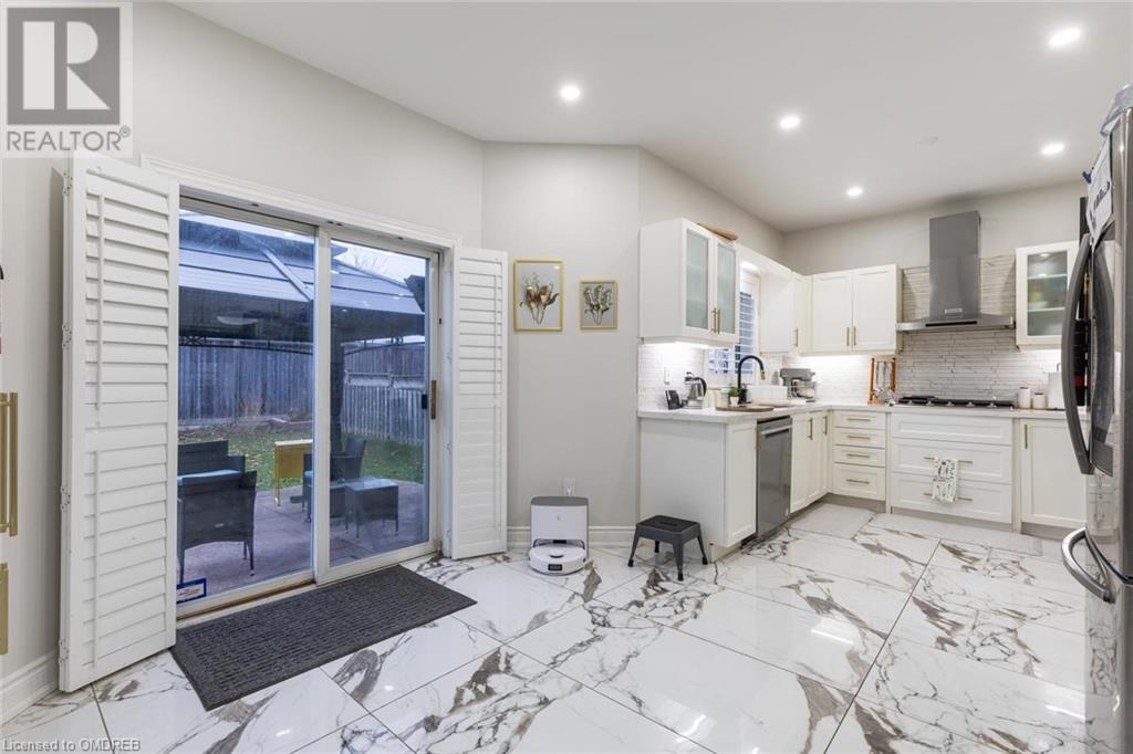 6993 AMOUR Terrace