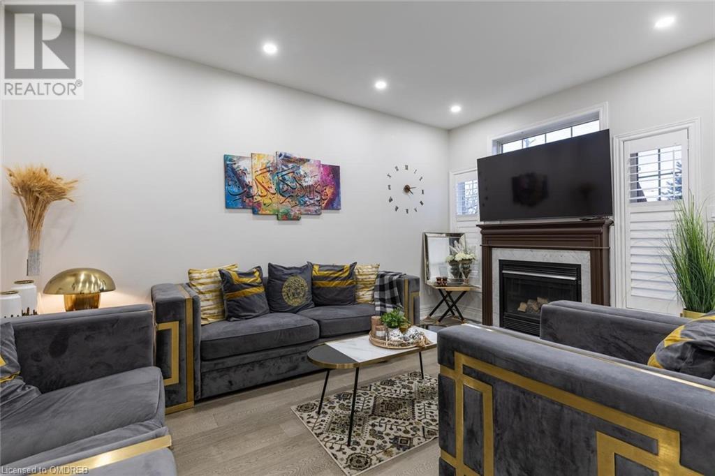 6993 AMOUR Terrace