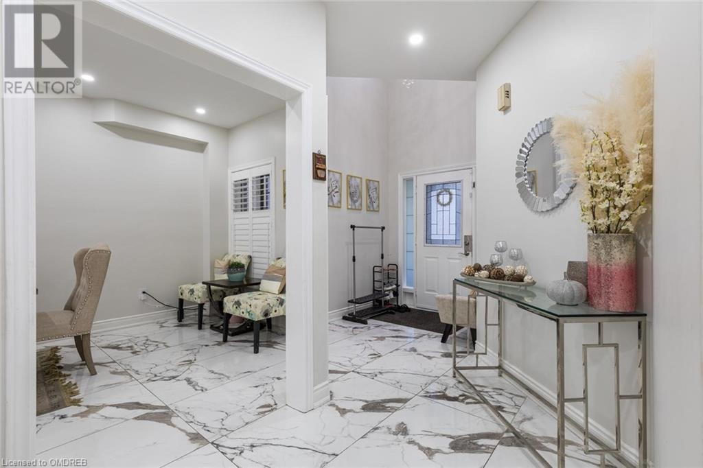 6993 AMOUR Terrace