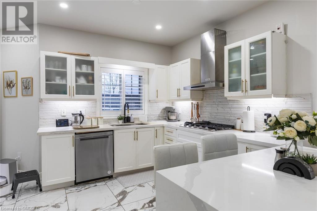 6993 AMOUR Terrace