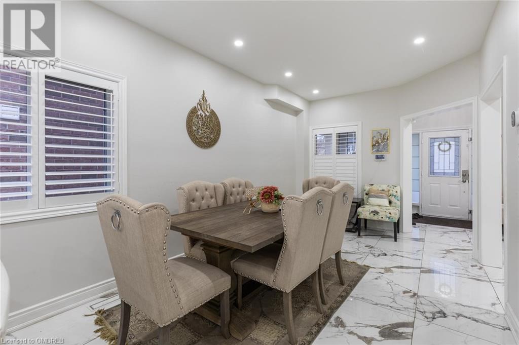 6993 AMOUR Terrace