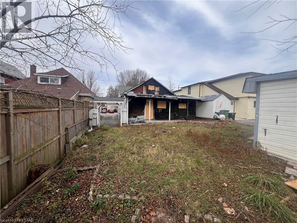 32 MALAKOFF Street
