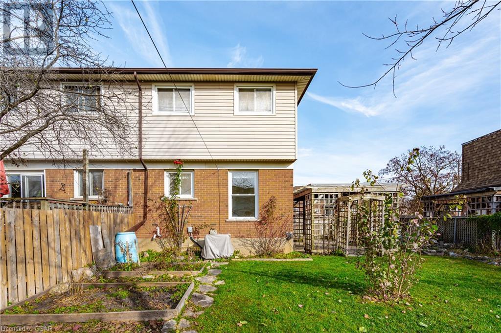 35 PLYMOUTH Court