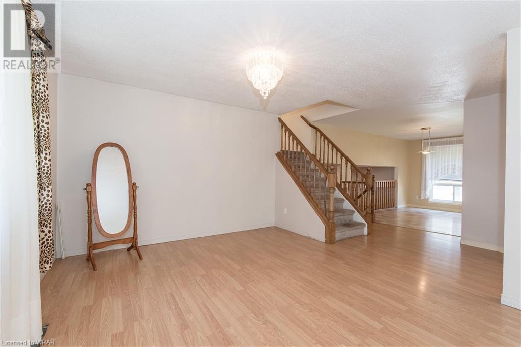 584 THORNDALE Drive