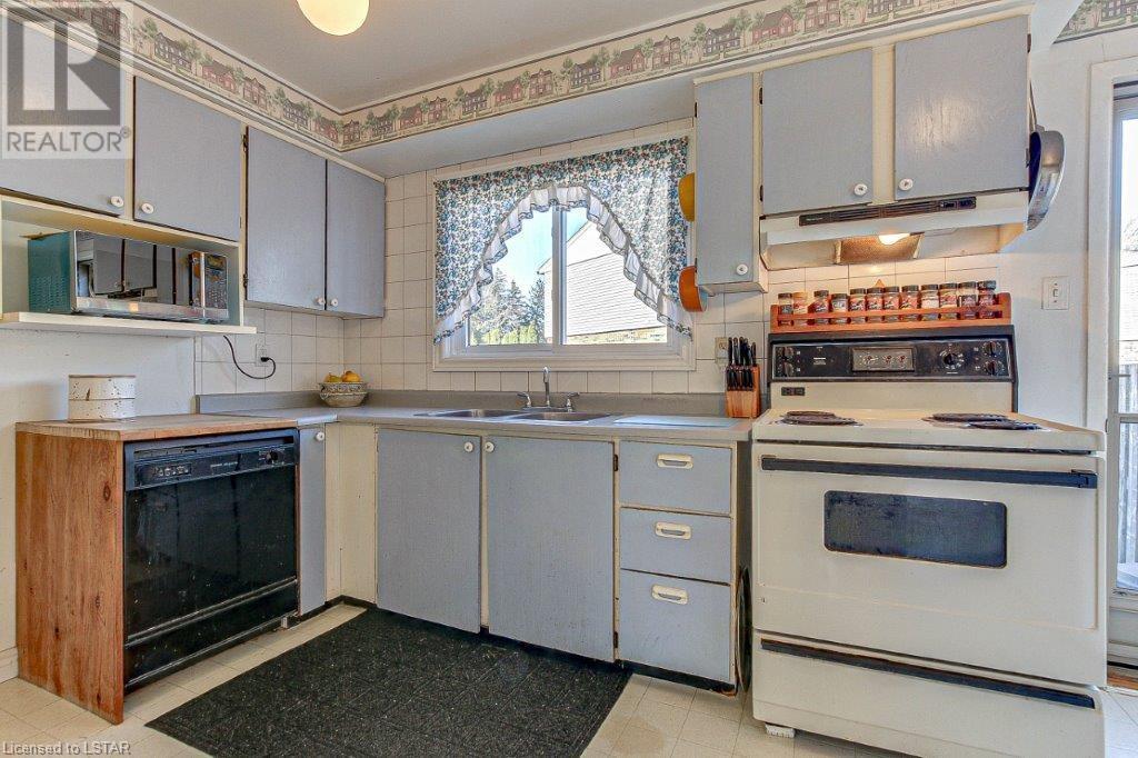 1328 COMMISSIONERS Road W Unit# 118