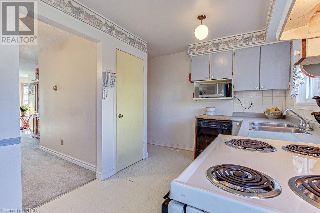 1328 COMMISSIONERS Road W Unit# 118