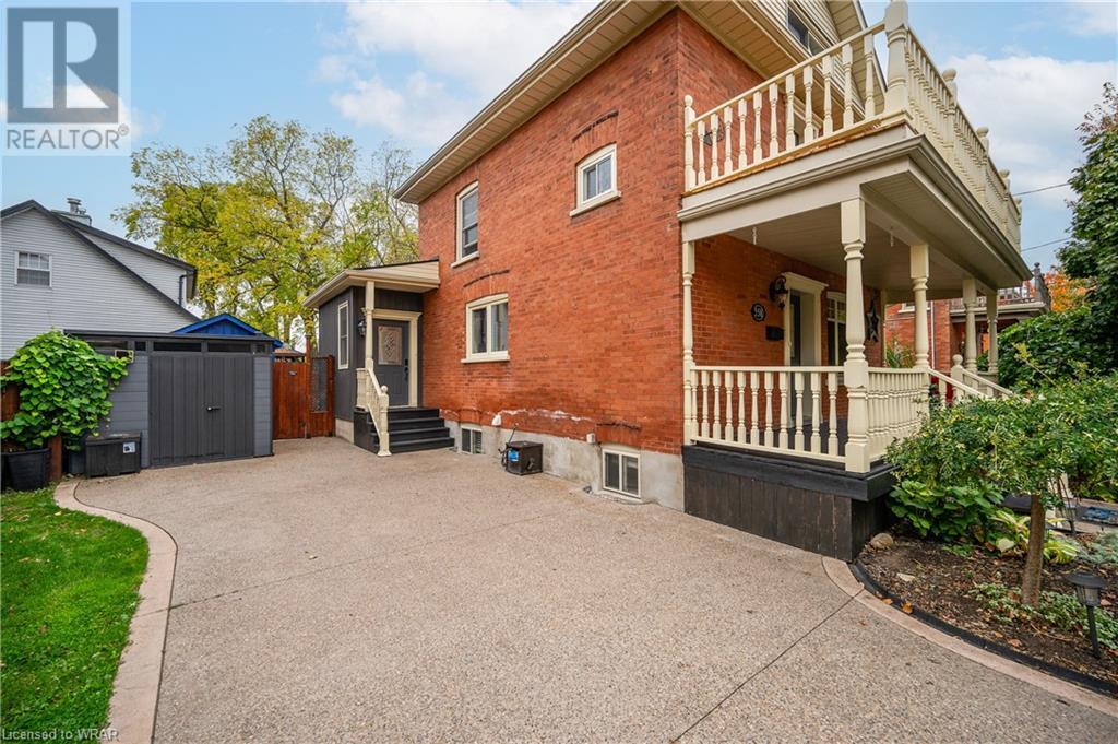 558 VINE Street