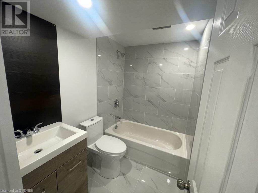 3966 ARBOURVIEW Terrace Unit# LOWER