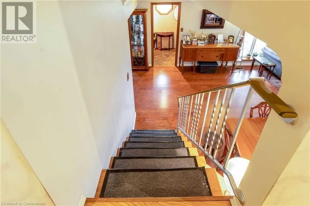 183 MAIN Street S