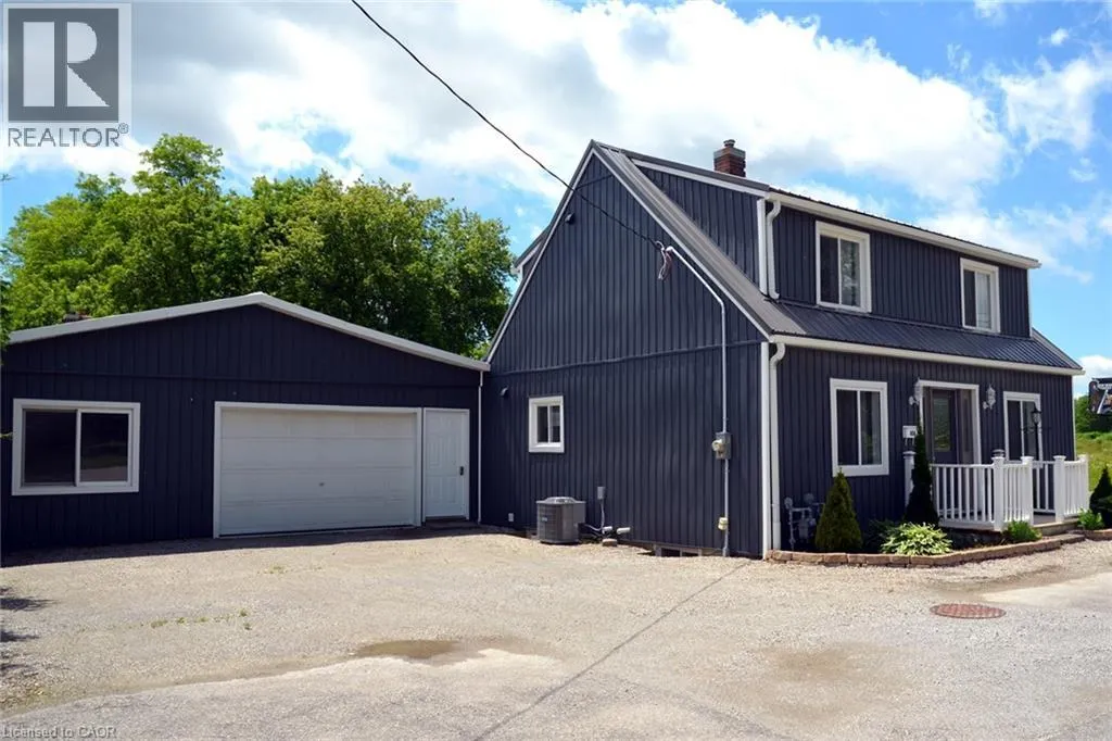 404 QUEENSWAY W