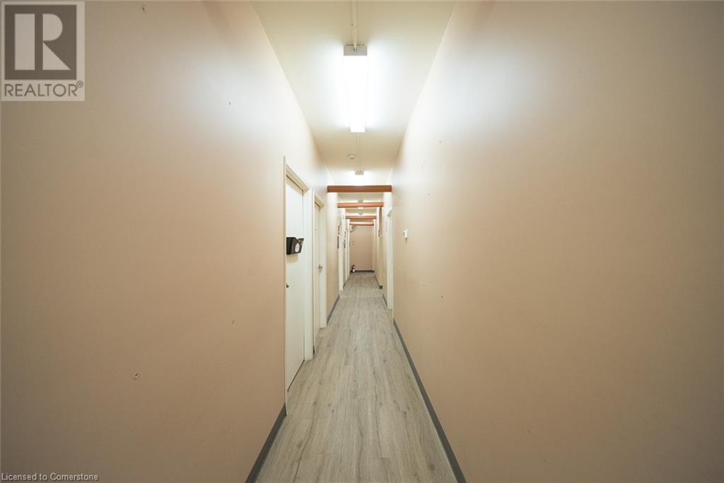 17 TALBOT Street N