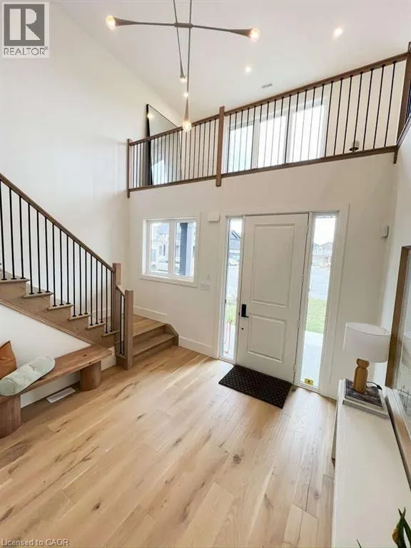 38 MCINTYRE Court