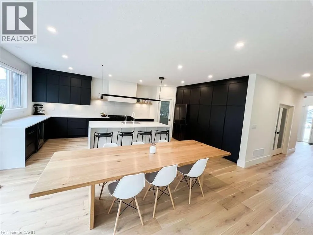 38 MCINTYRE Court