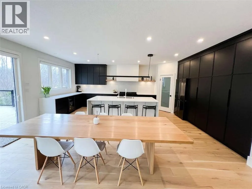 38 MCINTYRE Court