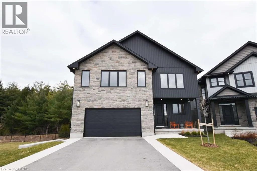 38 MCINTYRE Court