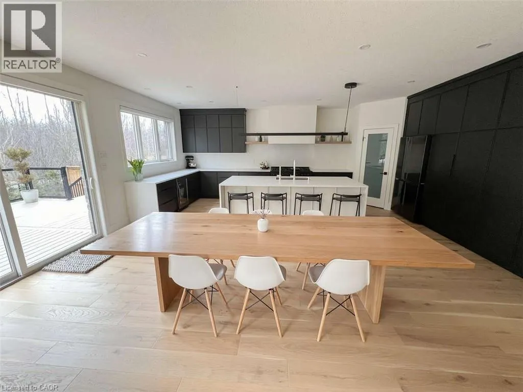 38 MCINTYRE Court