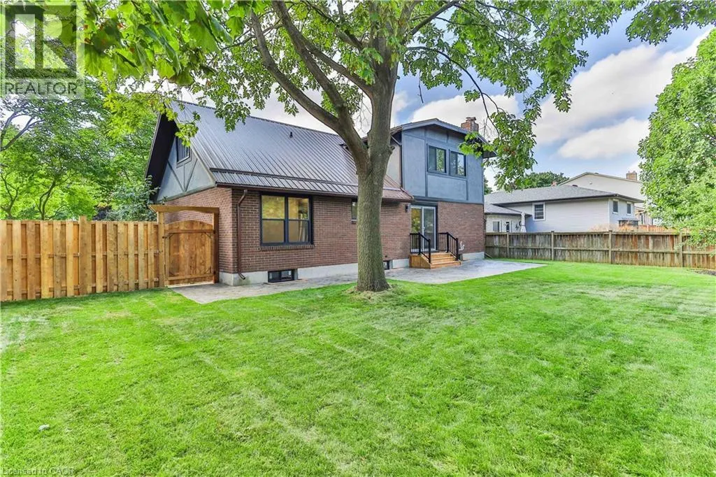 22 ATWOOD Crescent