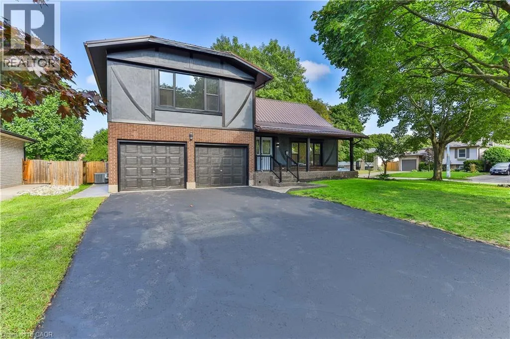 22 ATWOOD Crescent