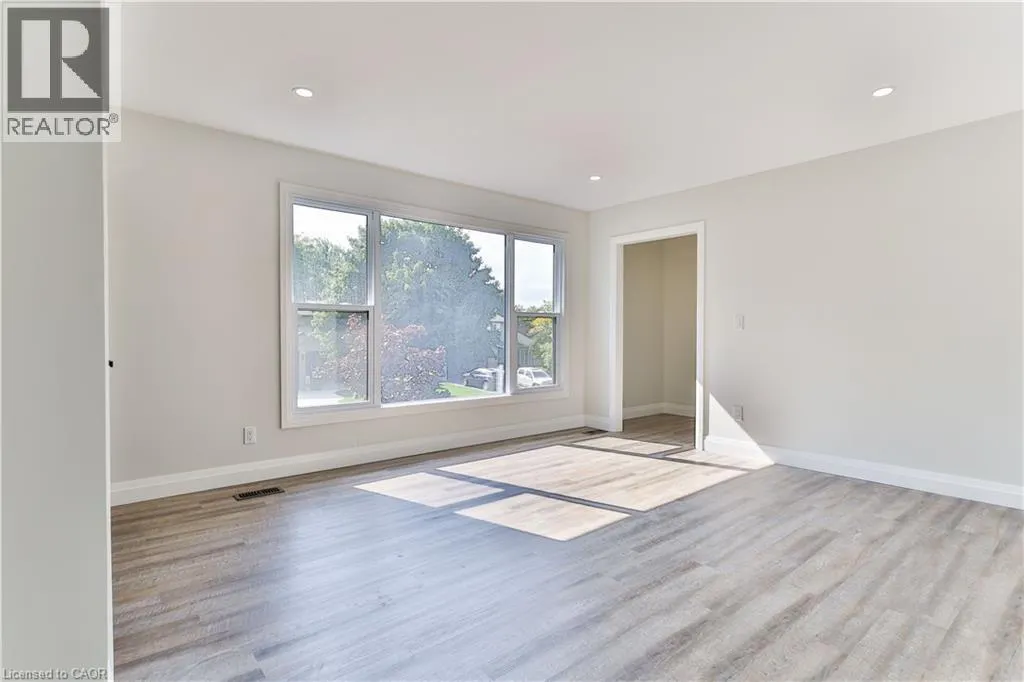 22 ATWOOD Crescent