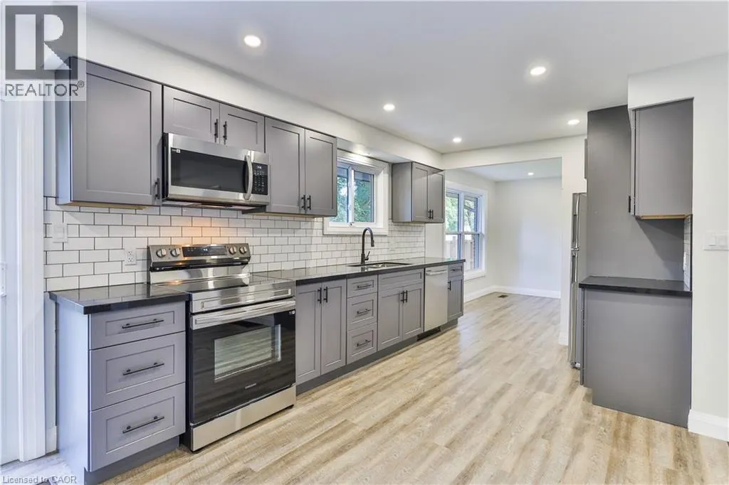 22 ATWOOD Crescent