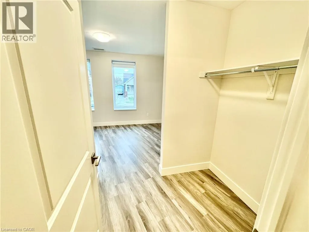 162 SNYDERS Road E Unit# 201, #201
