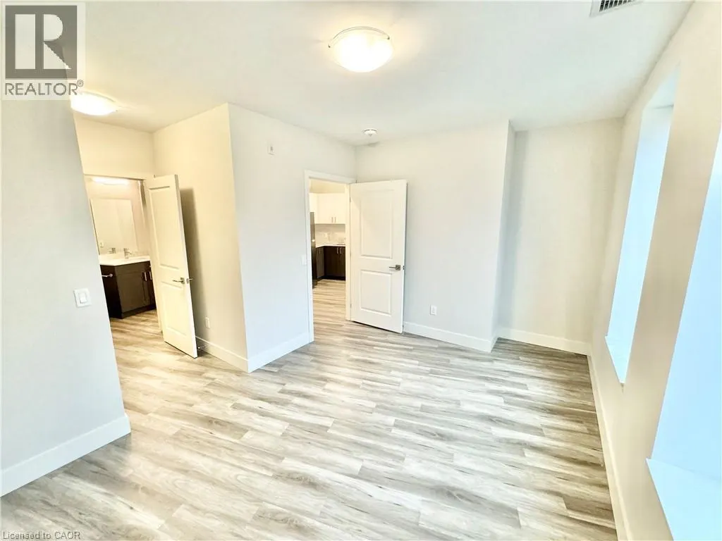 162 SNYDERS Road E Unit# 201, #201