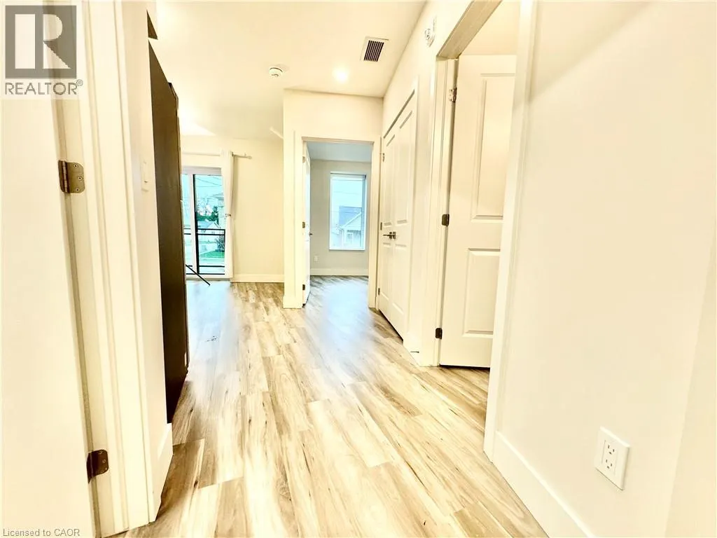 162 SNYDERS Road E Unit# 201, #201