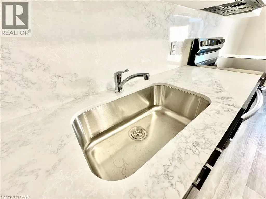 162 SNYDERS Road E Unit# 201, #201