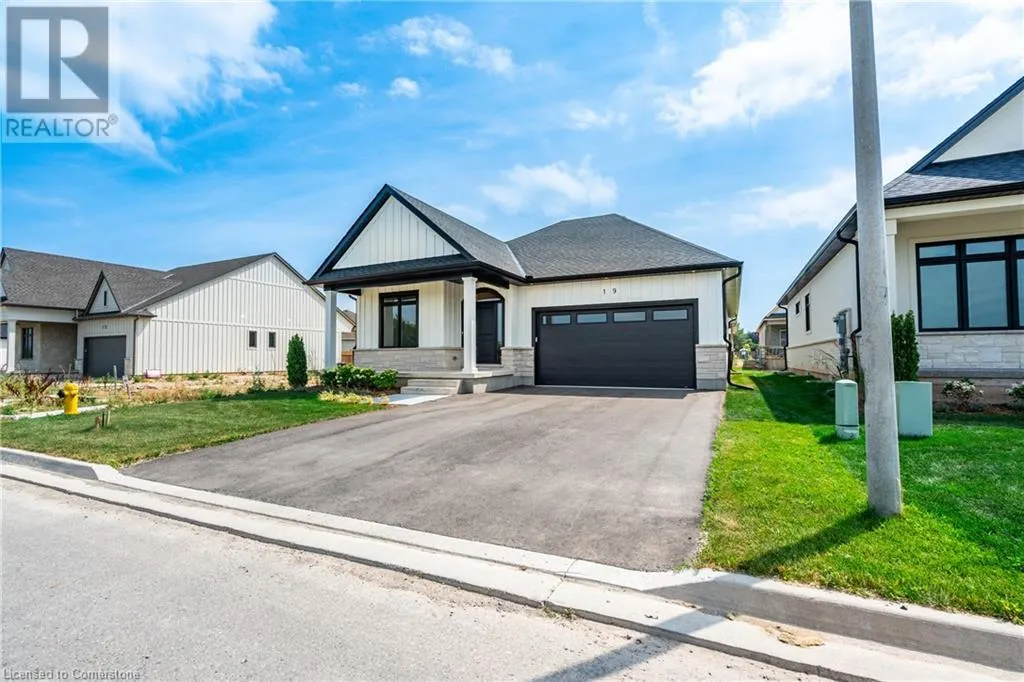 19 OAKLEY Drive