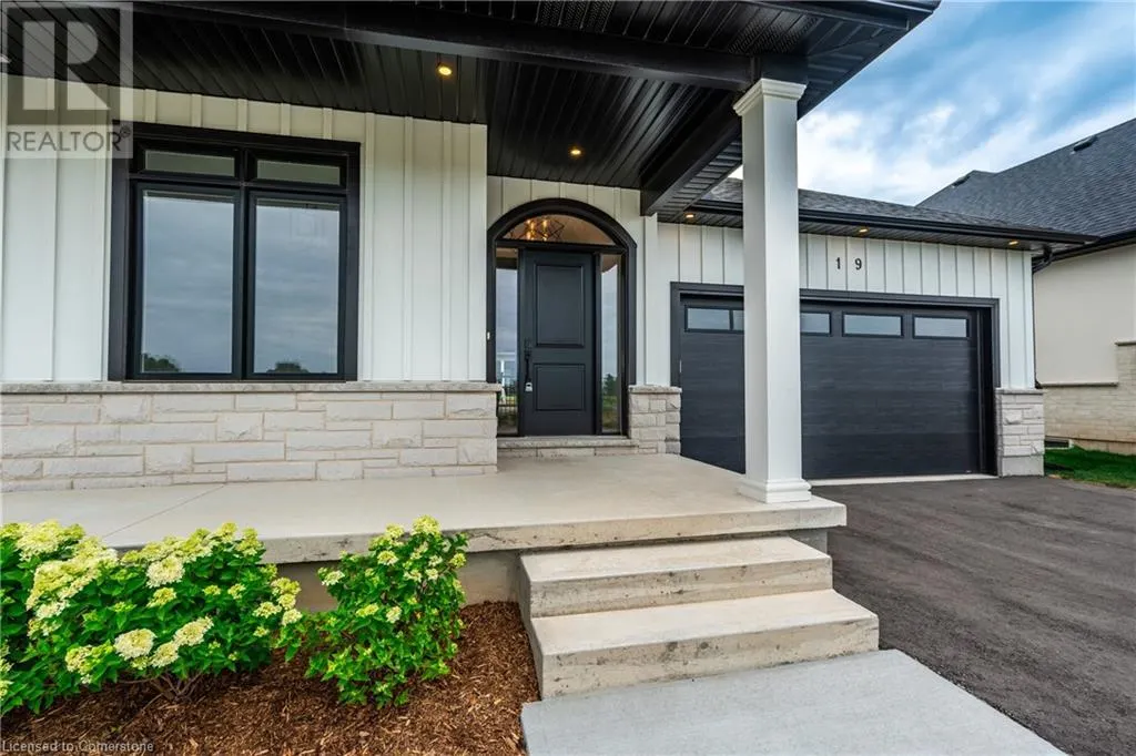 19 OAKLEY Drive