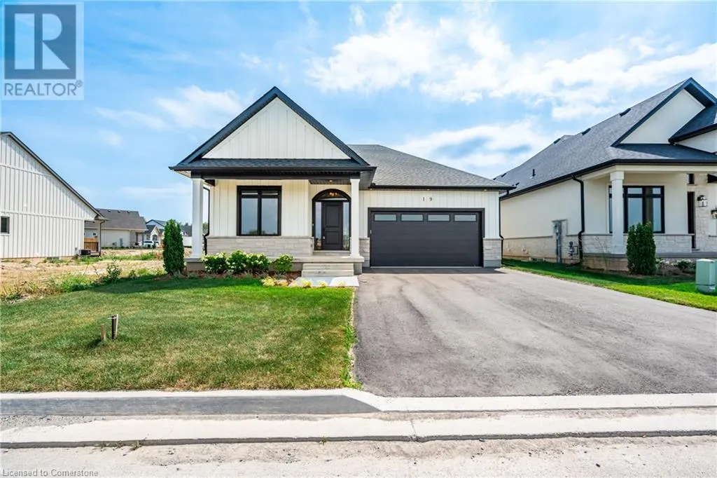 19 OAKLEY Drive