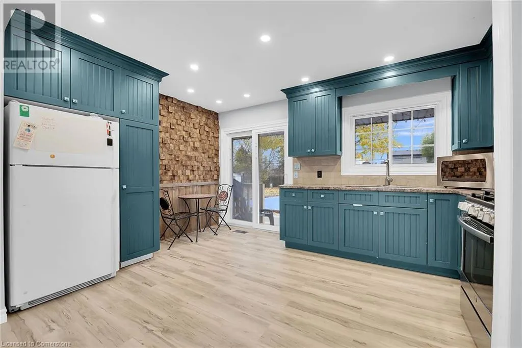 46 ORIOLE Crescent