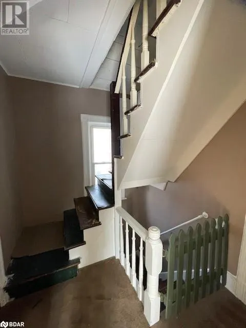 39 POYNTZ Street