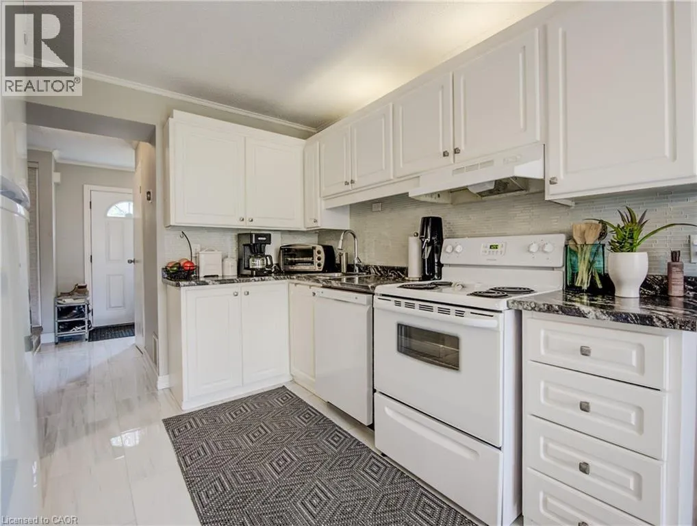 121 UNIVERSITY Avenue E Unit# 43, #43