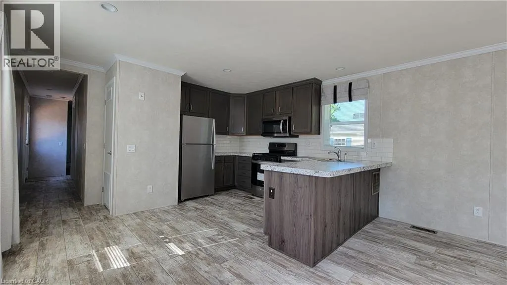 24 MACPHERSON Crescent