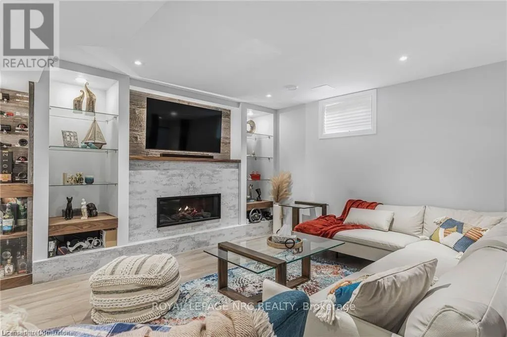 14 TUSCANY Court