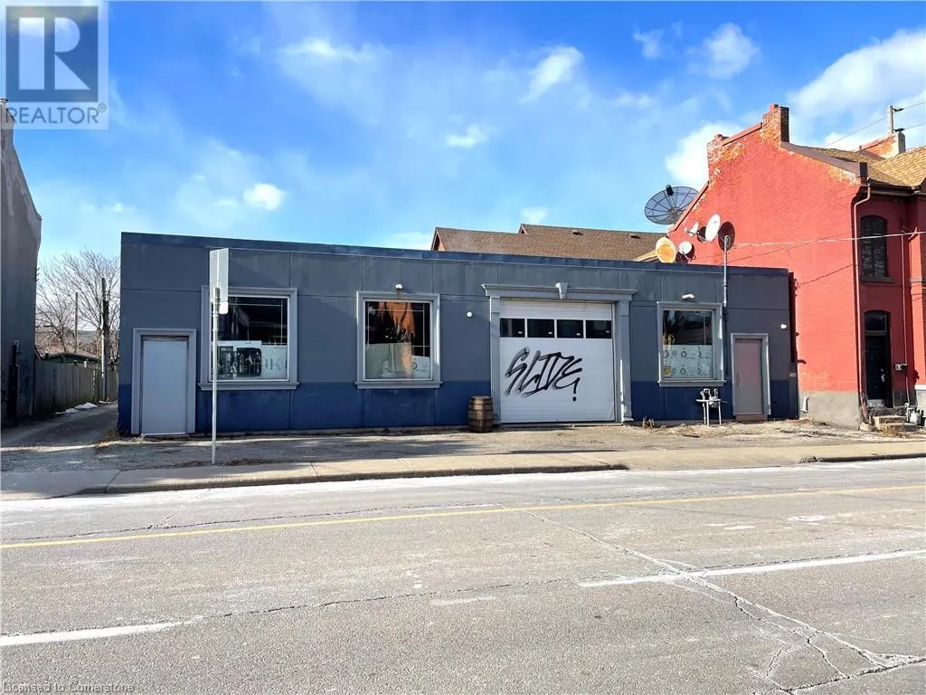 249 JOHN Street N