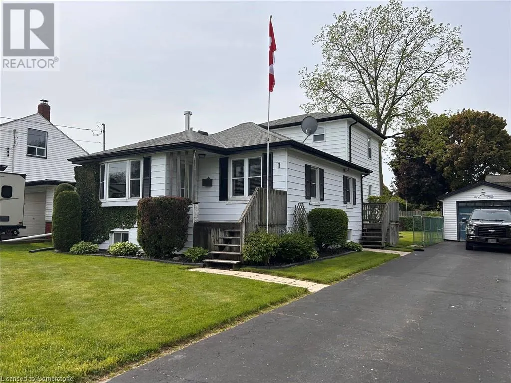 1 TUPPER Boulevard