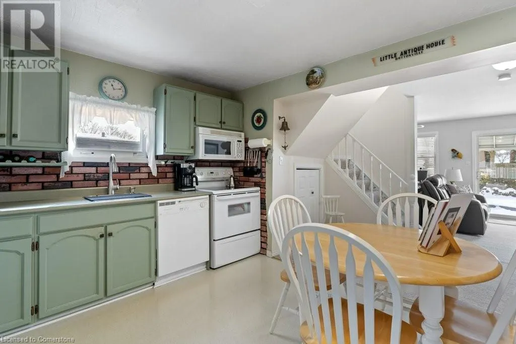1 TUPPER Boulevard
