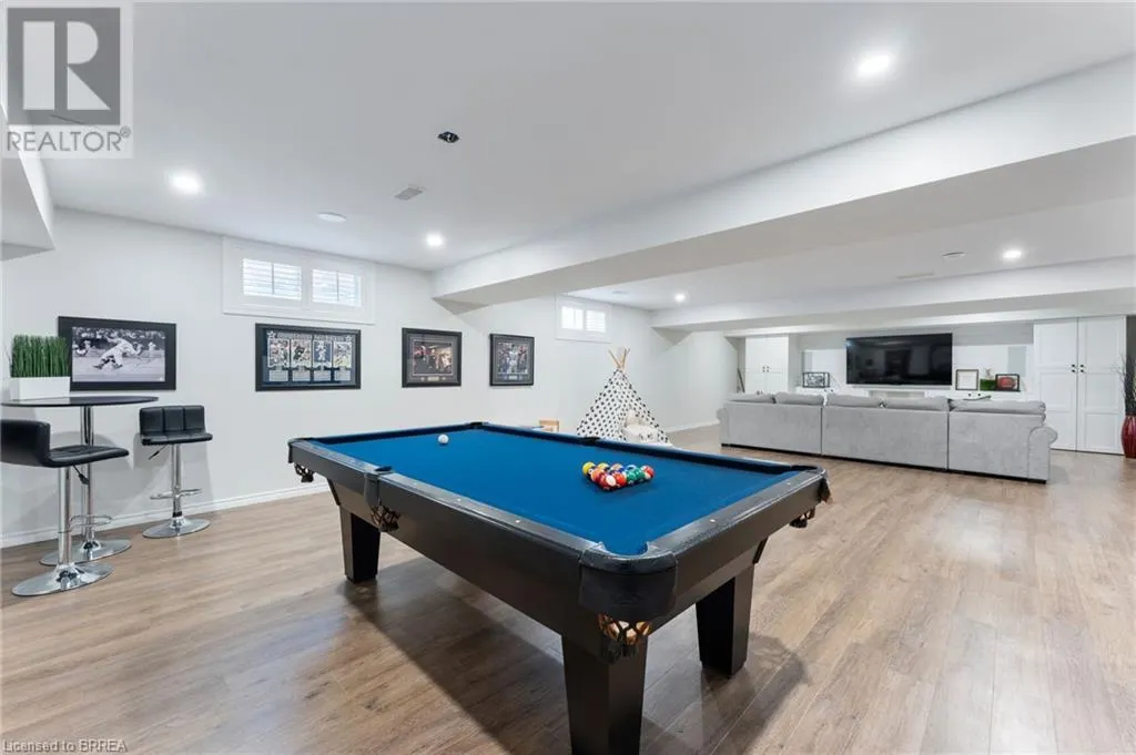 2 MASTERS Lane