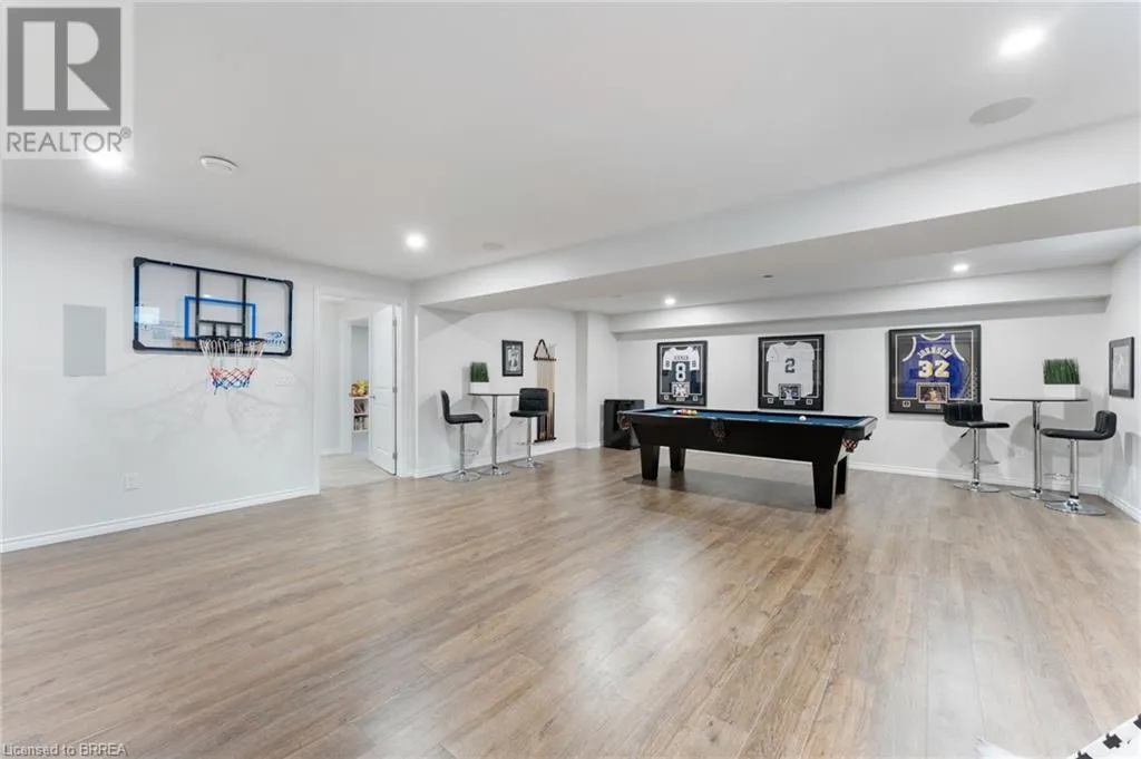 2 MASTERS Lane