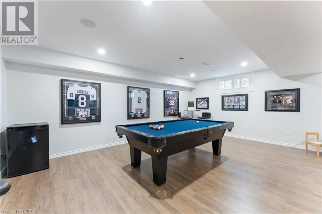 2 MASTERS Lane