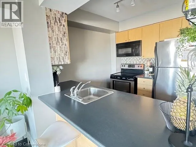 215 QUEEN Street E Unit# 711, #711