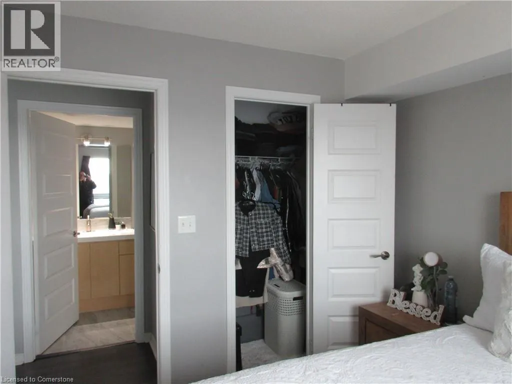 215 QUEEN Street E Unit# 711, #711
