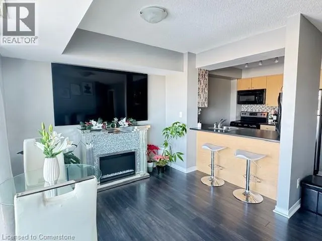 215 QUEEN Street E Unit# 711, #711