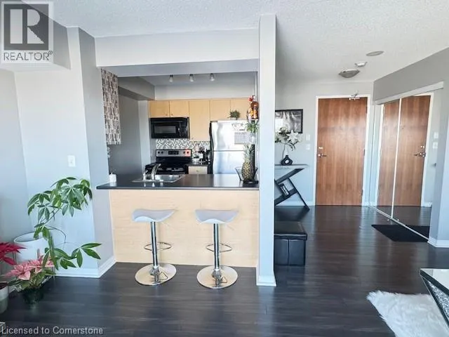 215 QUEEN Street E Unit# 711, #711