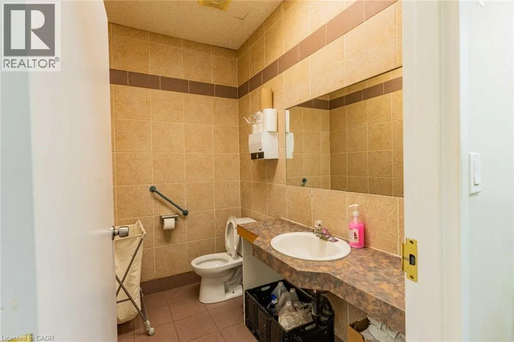 112 ORIOLE Parkway W