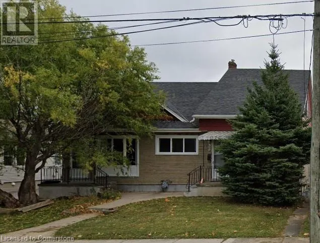 68 QUEEN Street S